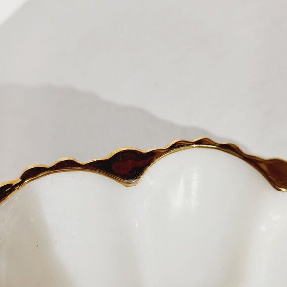 Vtg Anchor Hocking Milk Glass Deviled Egg Plate 22K Gold Trim Scalloped Edge - Picture 5 of 7